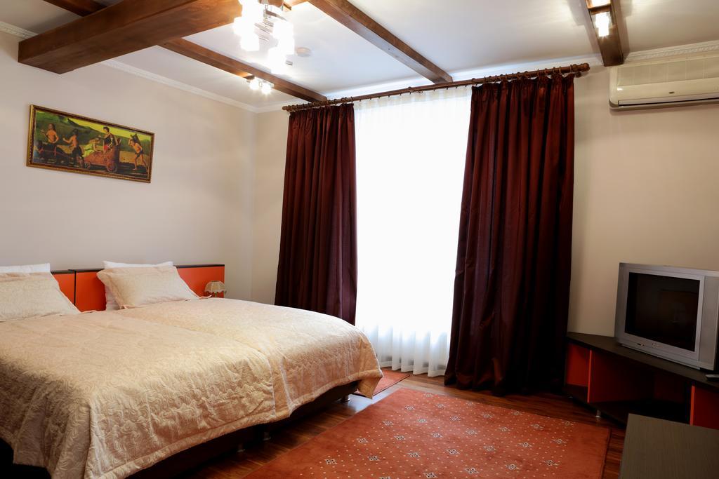 Hotel BACHUS Kischinau Zimmer foto