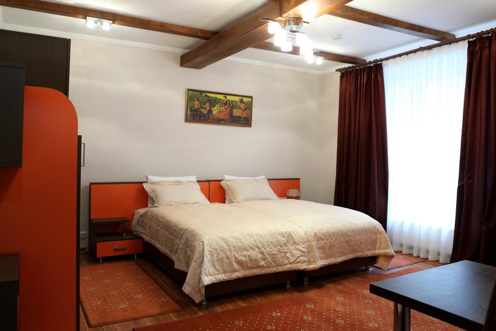 Hotel BACHUS Kischinau Zimmer foto